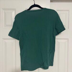 Green short sleeve t shirt